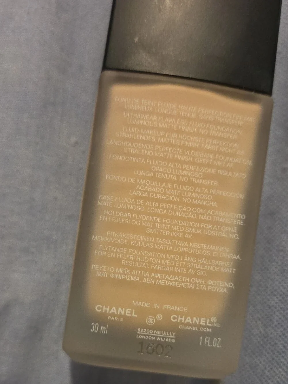 CHANEL Ultra Le Teint Foundation B10 — Black & Gold Packaging